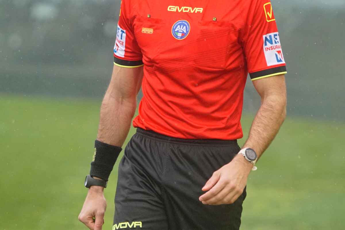 L'arbitro in campo