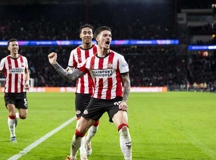 Man esulta dopo una rete